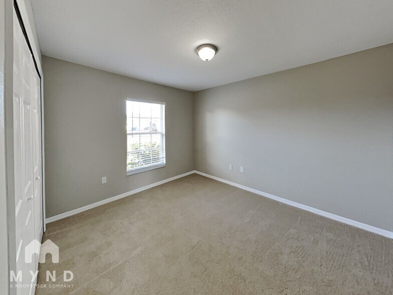 Building Photo - 3189 Thoroughbred Loop N