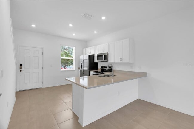 Building Photo - 8765 Daybreak St