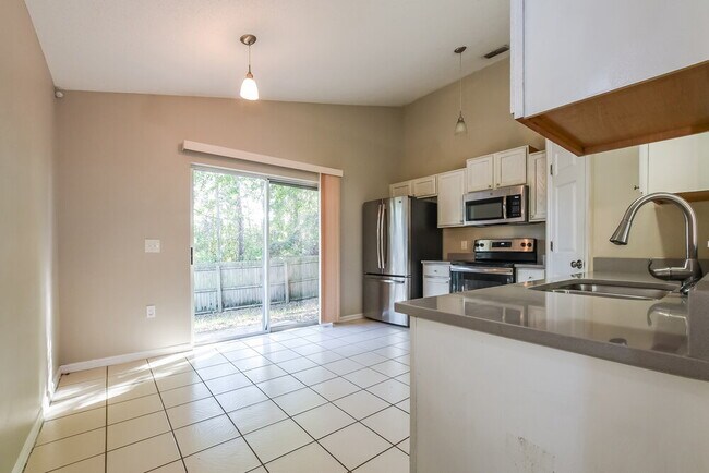 Building Photo - 337 Placid Lake Dr