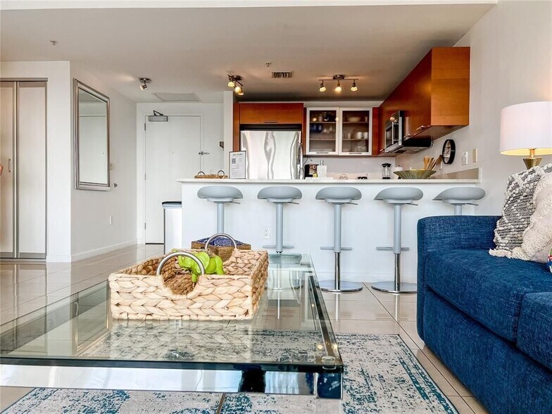 Primary Photo - 3250 NE 1st Ave