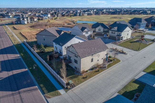 Building Photo - 4106 Clubhouse Dr S