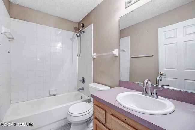 Building Photo - 12895 Bentwater Dr