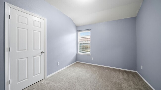 Building Photo - 213 Mesa View