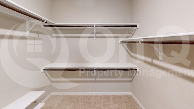 Building Photo - 5521 Capilano Ct