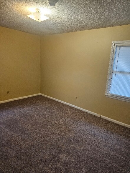 Building Photo - 1408 Naples Ave