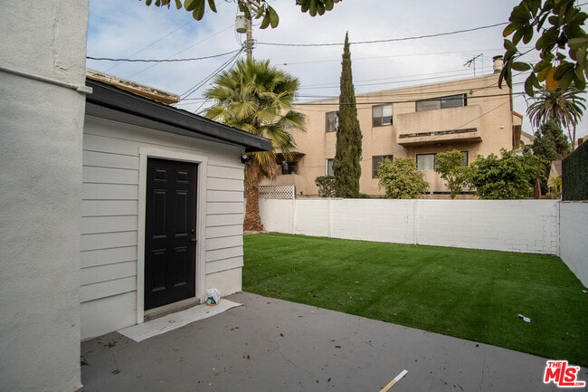 Building Photo - 3748 Veteran Ave
