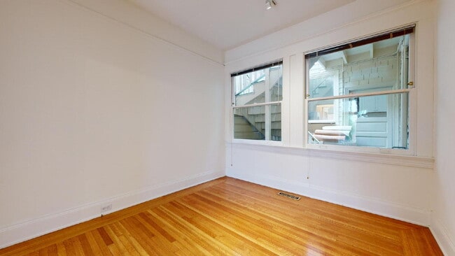 Building Photo - Charming 2BR/1BA in Cole Valley – Garage Parking, In-Unit Laundry & Private Backyard