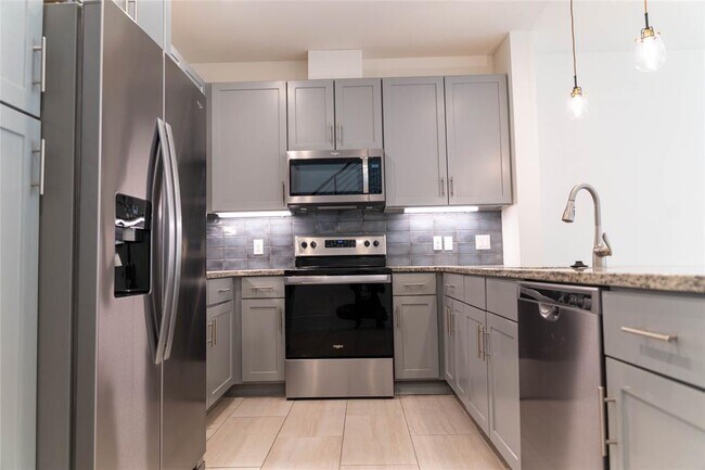 Building Photo - 204 Conservation Dr