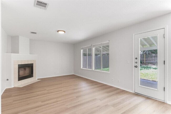 Building Photo - 16816 Dorman Dr