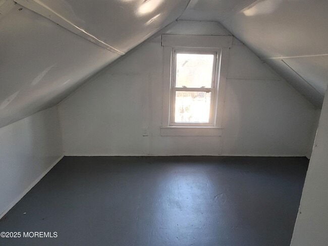 Building Photo - 19 Oak Terrace