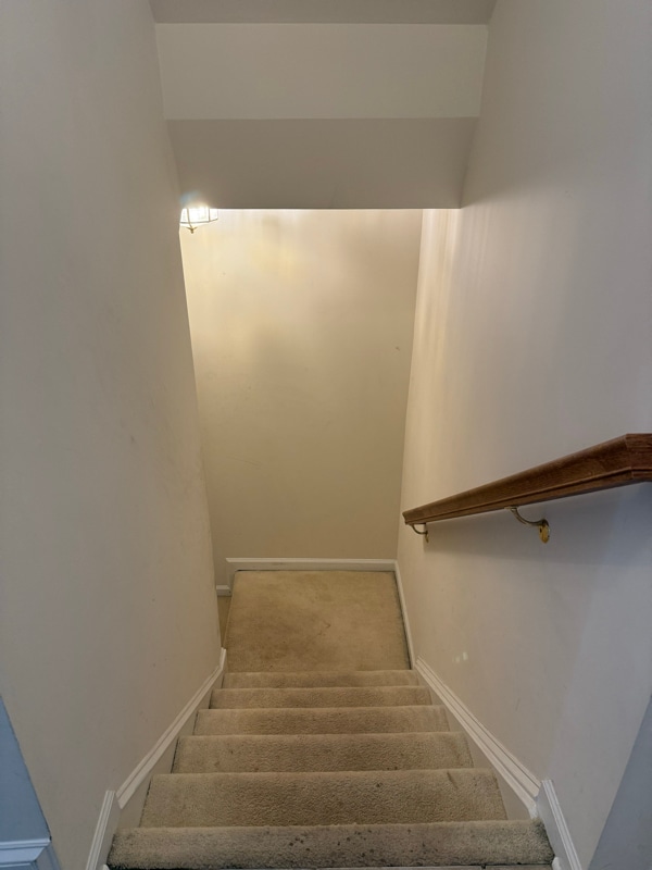 Building Photo - 43935 Hickory Corner Terrace