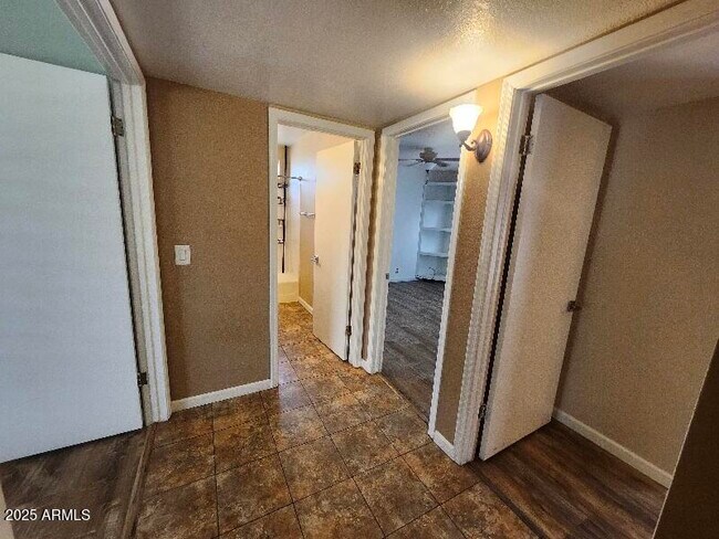 Building Photo - 8903 W El Caminito Dr