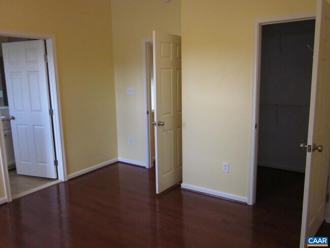 Building Photo - 2130 Lockwood Dr