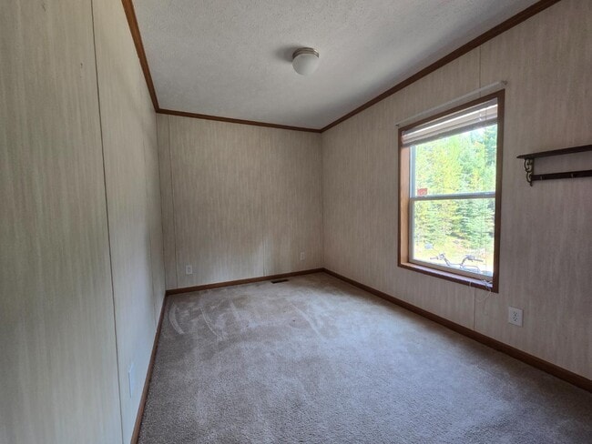 Building Photo - 620 Sinclair Ln