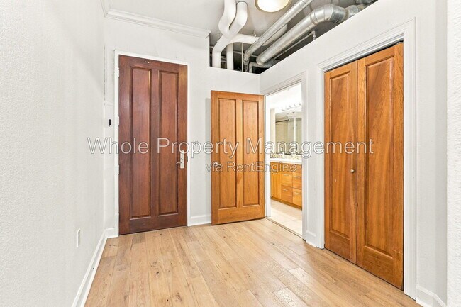 Building Photo - 2245 Blake St