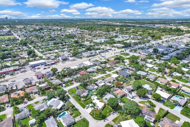 Building Photo - 261 NE 45th St