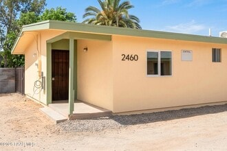 Building Photo - 2460 N Treat Ave