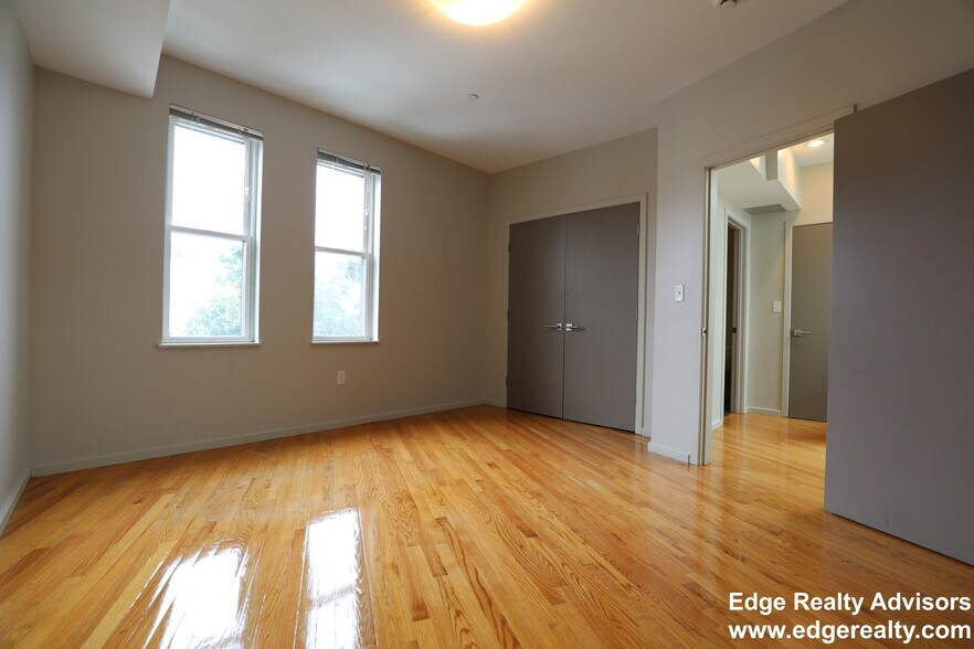 Building Photo - 24 Greylock Rd