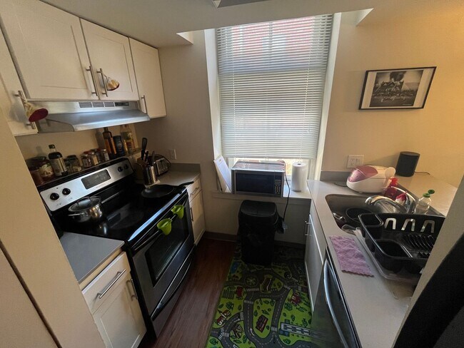 Building Photo - Welcome to Urban Elegance in the Heart of Historic Old City, Philadelphia