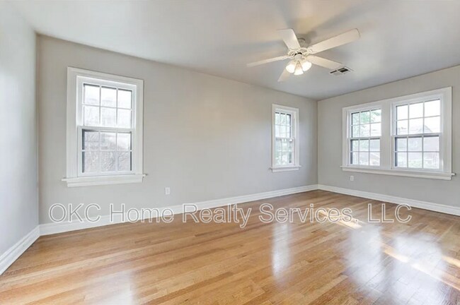 Building Photo - 2616 Cummings Dr
