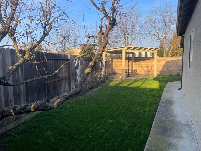 Building Photo - Ideal 4br/2ba single story in Morada