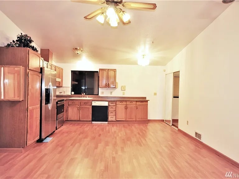 Building Photo - 9323 S M St