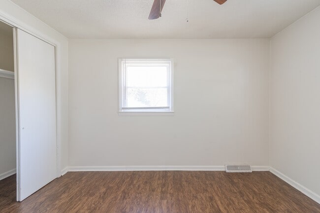 Building Photo - 1024 Houston St