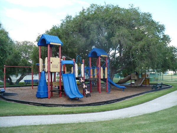 Building Photo - 12000 Capri Cir S