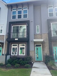 Building Photo - 4 Story Townhome in NoDa