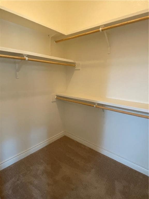 Building Photo - 606 W 1st St