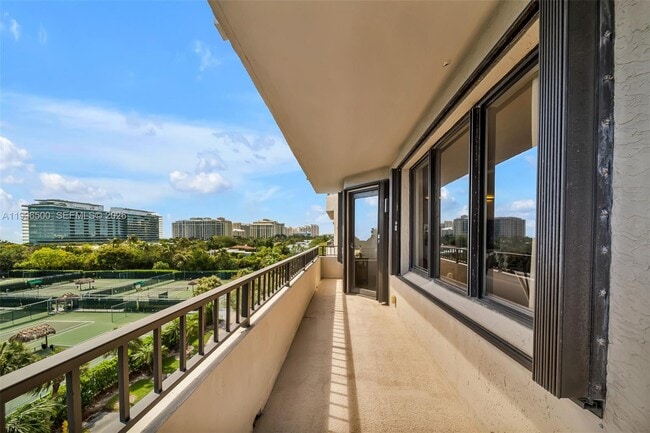 Building Photo - 151 Crandon Blvd