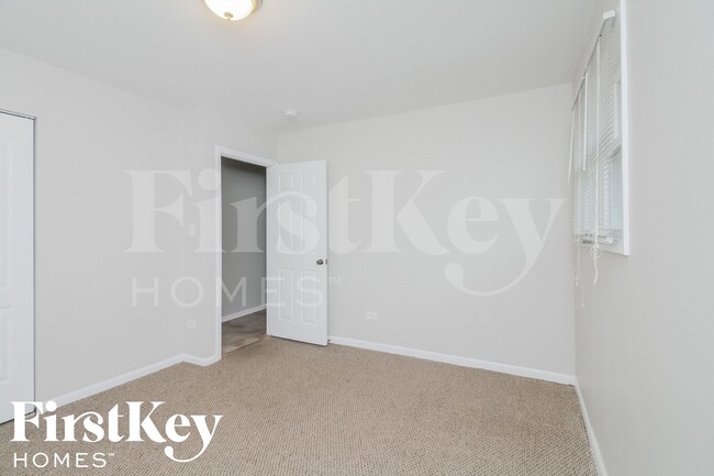 Building Photo - 4351 Scott St