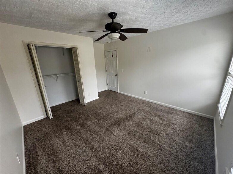 Building Photo - 2990 Mountain Trace NE