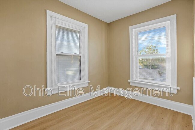 Building Photo - 2545 Sullivant Ave