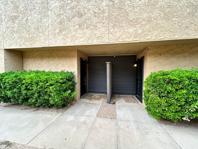 Building Photo - 8601 Memphis Dr