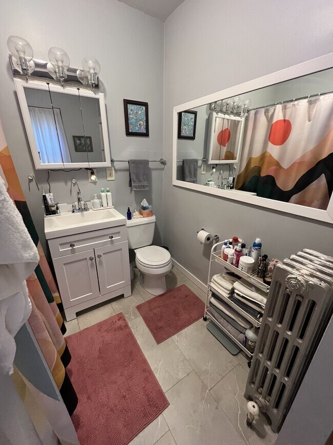 Bathroom - 1534 Jefferson St NE