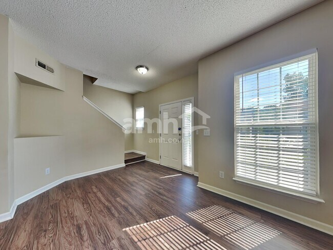 Building Photo - 720 Waterbrook Ln