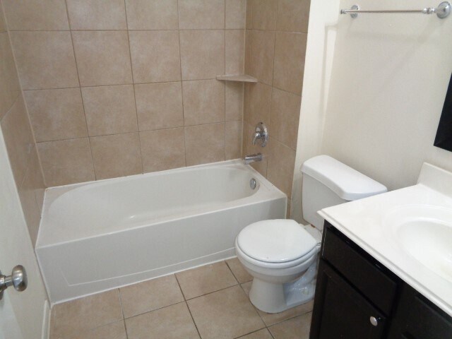 Building Photo - 30034 Saw Oaks Dr