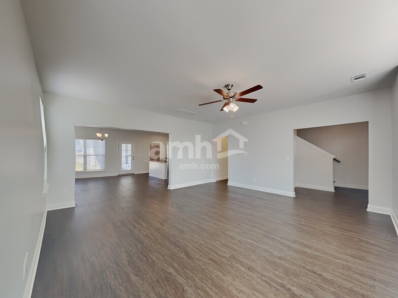 Building Photo - 5327 Tupelo St