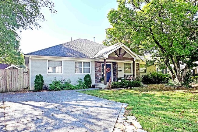 Building Photo - 3815 Montclair Dr