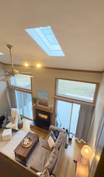 Building Photo - 69 Midlake Cir