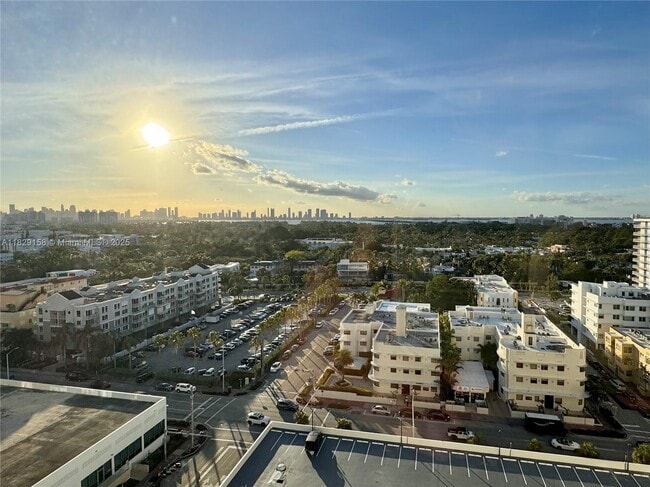 Building Photo - 2899 Collins Ave