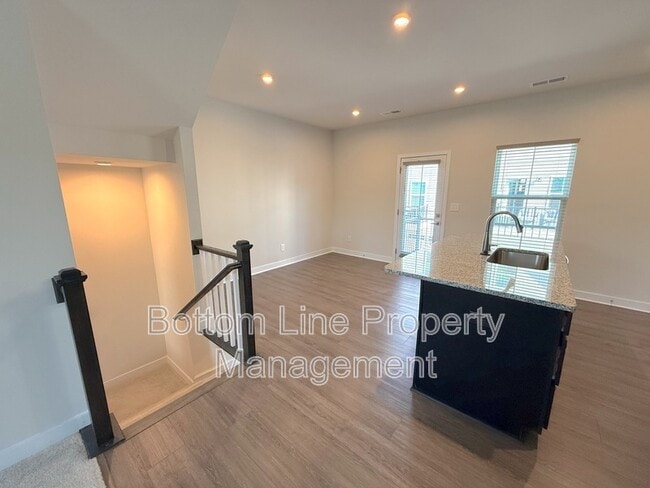 Building Photo - 1612 Aspire St