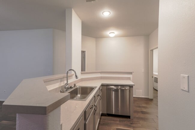 Building Photo - 2 Bedroom Condo In Guard Gated Summerlin C...