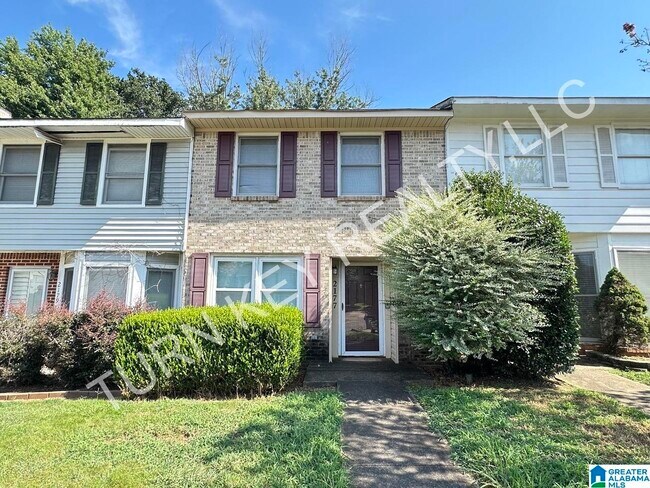 Building Photo - 2177 Cheshire Dr