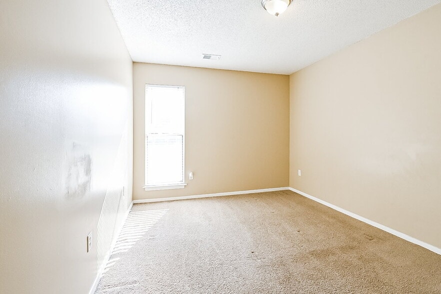 Building Photo - 9150 Belmont Dr