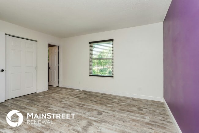 Building Photo - 1353 Meadow Dr