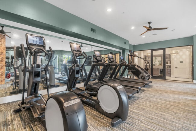 Building Photo - 1223 E Plant St