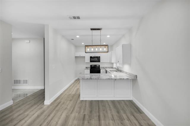 Building Photo - 407 Dallas St