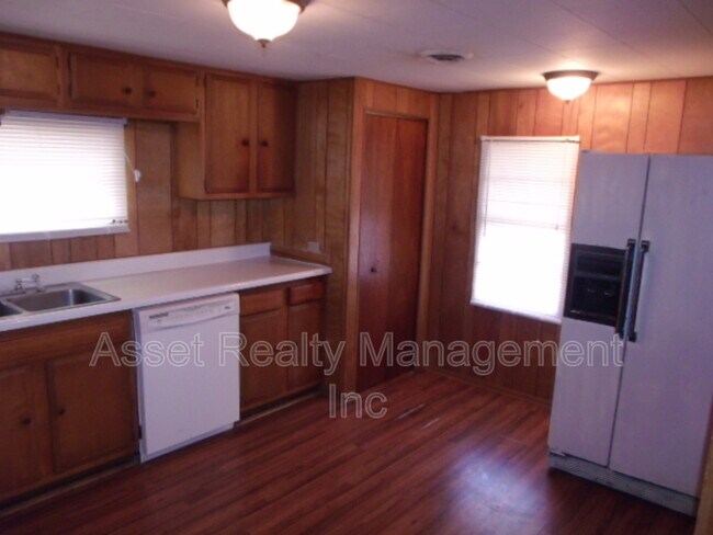 Building Photo - 102 Wainwright Rd